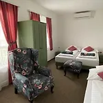 Frühstückspension Astoria 4*