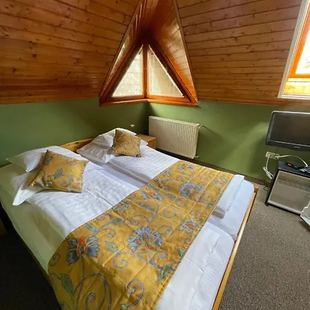 Astoria Bed and breakfast Balatongyörök